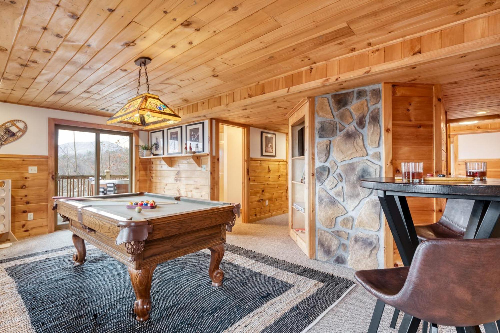 Chestnut By Avantstay Mountain Cabin W Treetop Views Hot Tub Game Room Gatlinburg Extérieur photo